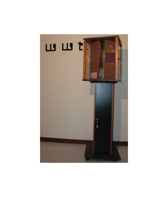 VICTIME TURNING TOWER - UP: 50 watches, DOWN: locker 60x60x175